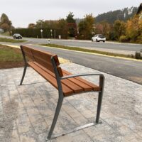 Entlang der Strecke, in Kottingrohr, wurde ein beschatteter Rastplatz mit Sitzbank geschaffen, welcher Fußgängern und Radfahrern Gelegenheit für eine Pause bietet.